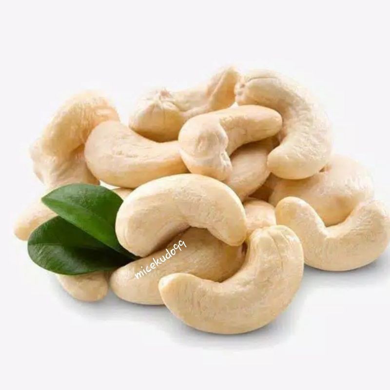 

KACANG MENTE / MEDE / METE / RAW CASHEW NUT MENTAH UTUH 500 GR