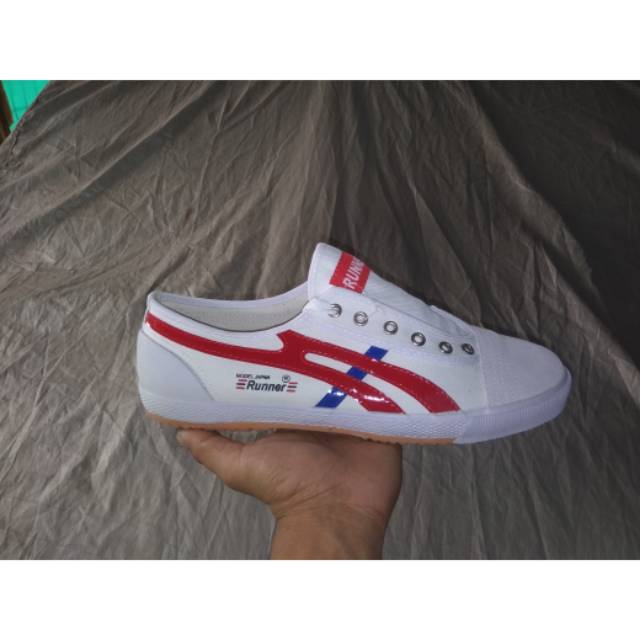 Sepatu RUNNER