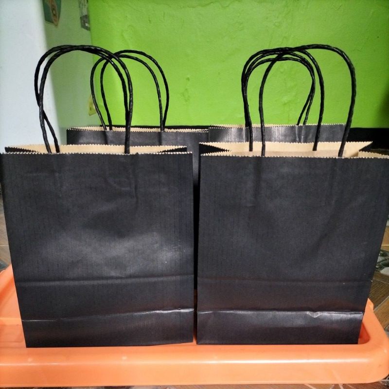 

Paperbag Polos Hitam No Brands