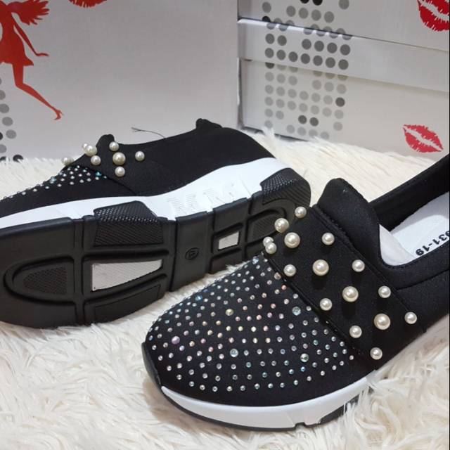 Sepatu wanita sofiya