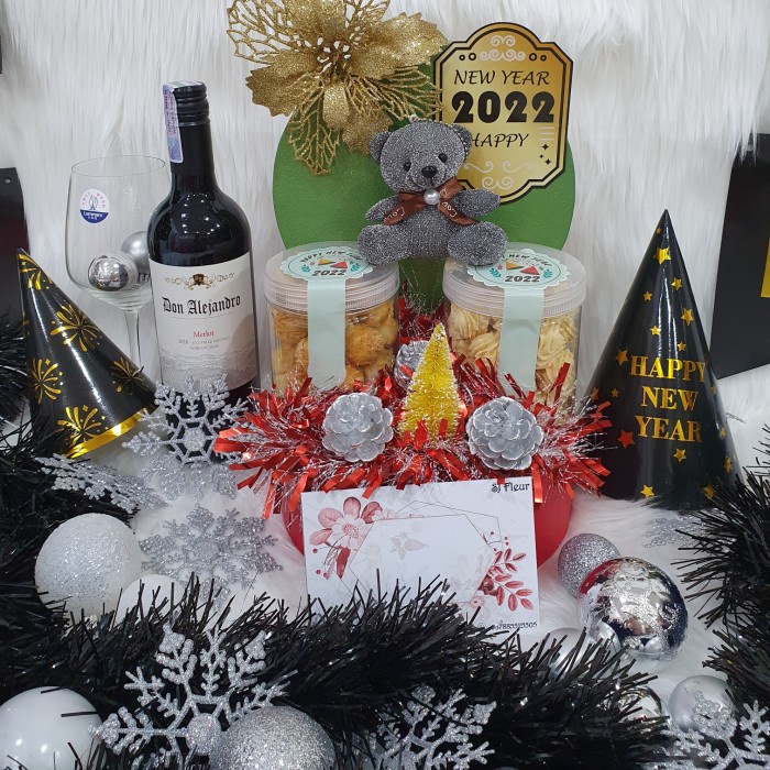 

Paket hampers tahun baru happy new year parcel kue kering hadiah 15