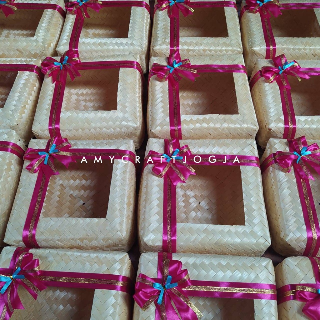 Besek Mika Pita Blicing 22 x 22 x 8 cm/Besek Bambu/Besek Anyaman Bambu/Box Nasi Dari Bambu/Wadah Mak