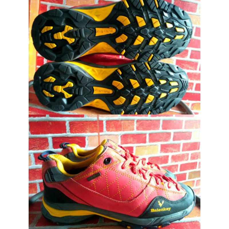 Balenkey sepatu gunung bekas