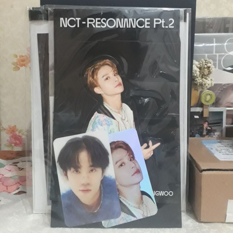 (BOOKED) PC/Photocard Lenticular + Standee Holo Resonance Jungwoo