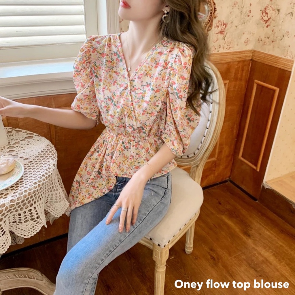 Oney flow top blouse - Thejanclothes