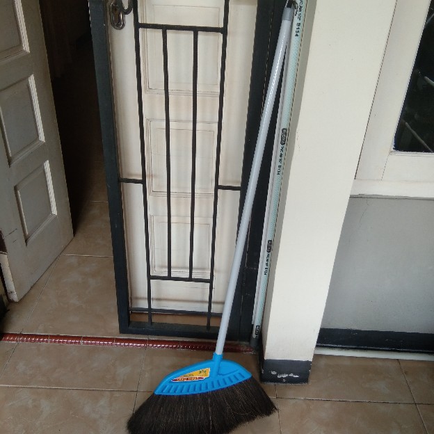 Sapu Ijuk Kipas Hitam 2 Macan