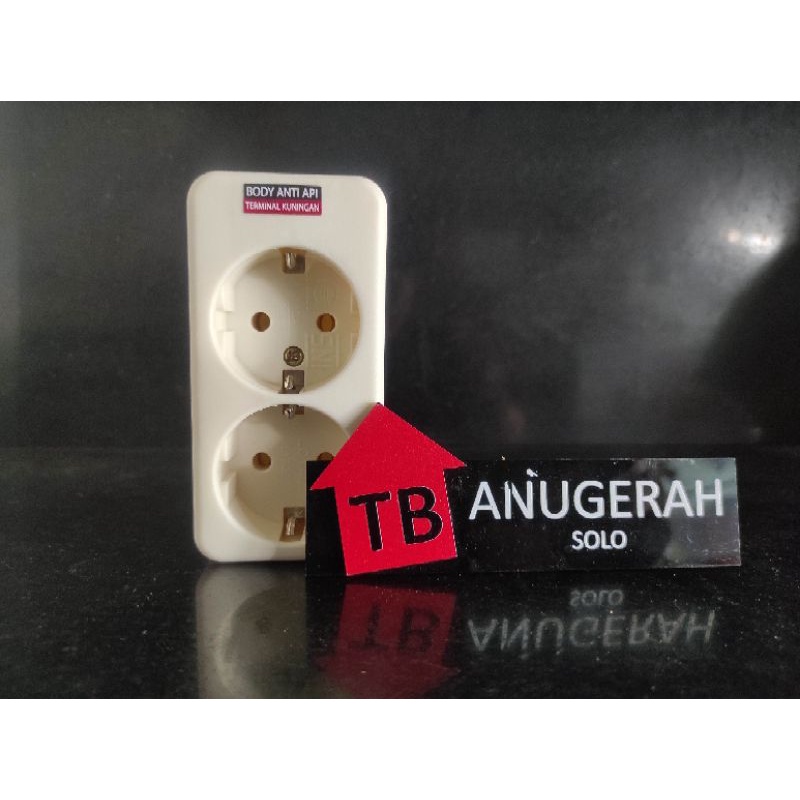 Stop Kontak Arde 2 Lubang (Loyal)