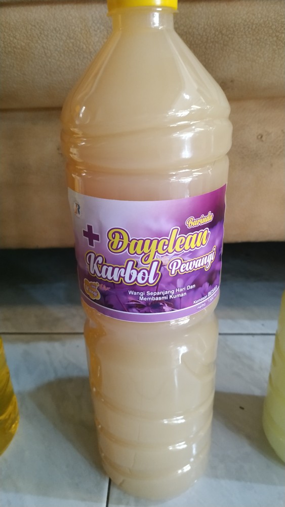 Karbol Pembersih Lantai Disinfektan Anti Serangga Murah 1,5liter