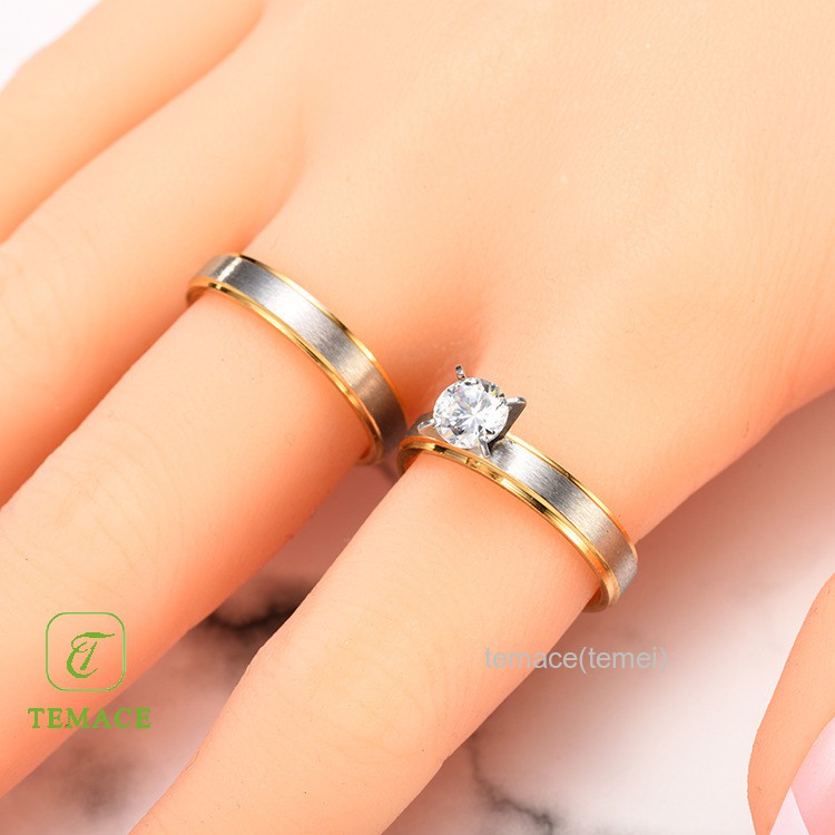 Cincin Titanium Wanita Pria Emas Warna Gold Anti Karat