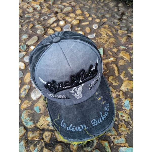 Topi Denim Sobek Ripped Jeans Emblem Bordir