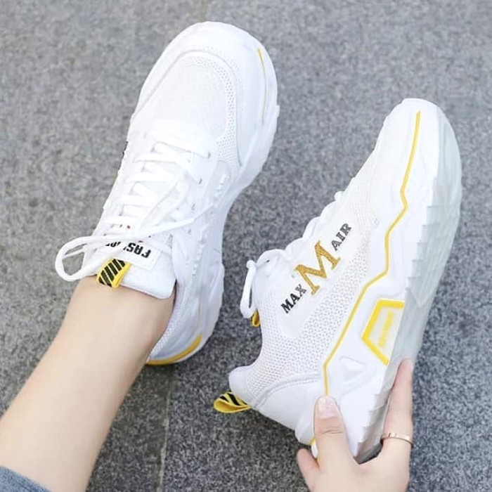 sepatu max m air