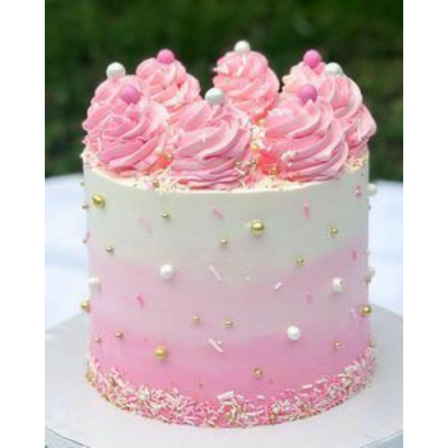 

birthday cake cantik nan elegan