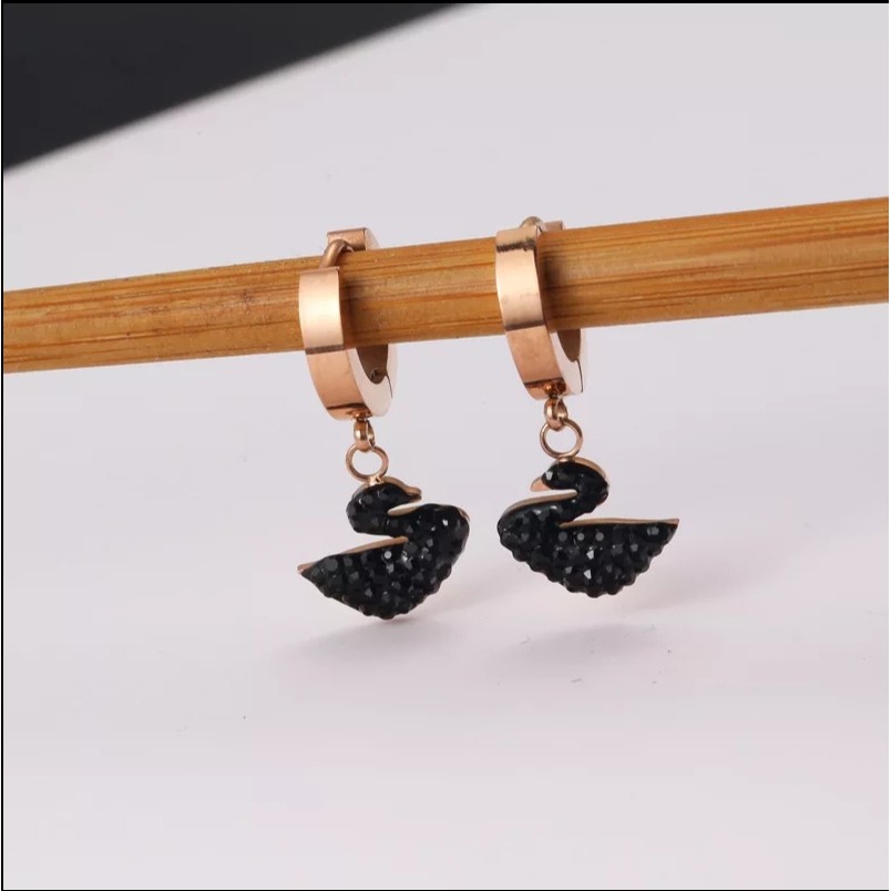 Anting Jepit Titanium Swan Kristal Putih Gantung Warna Rose Gold, Gold dan Silver