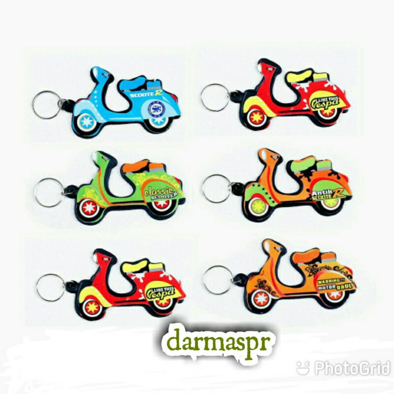 Souvenir Pernikahan Gantungan Kunci Vespa Stiker / Hadiah Ulang Tahun / Kado Murah ISI 100PCS