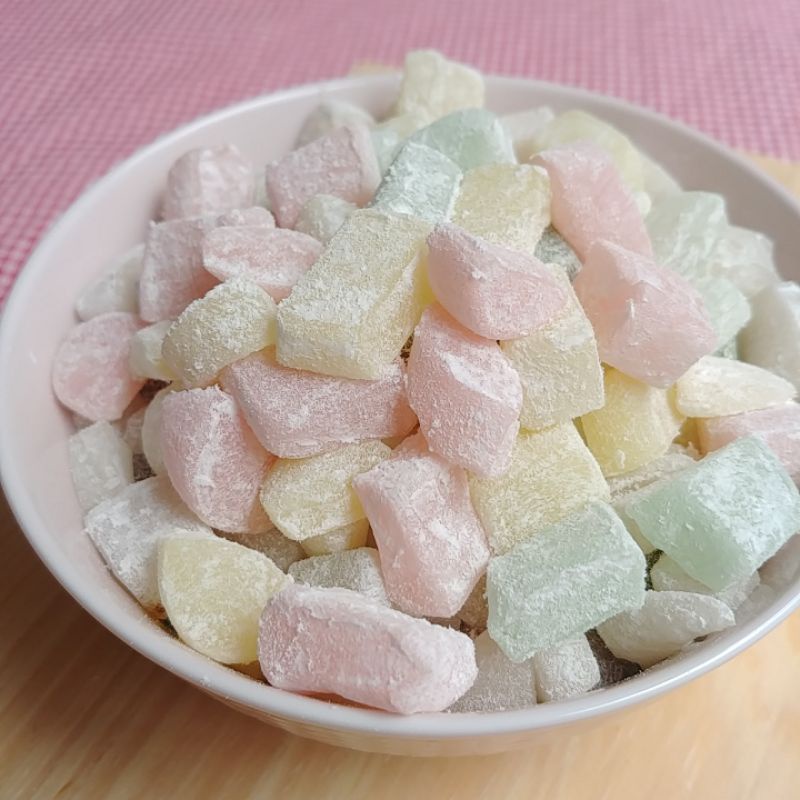 MOCHI POLOS. mochi polos : pelangi, putih, matcha, coffee caramel, black coffee, choco.