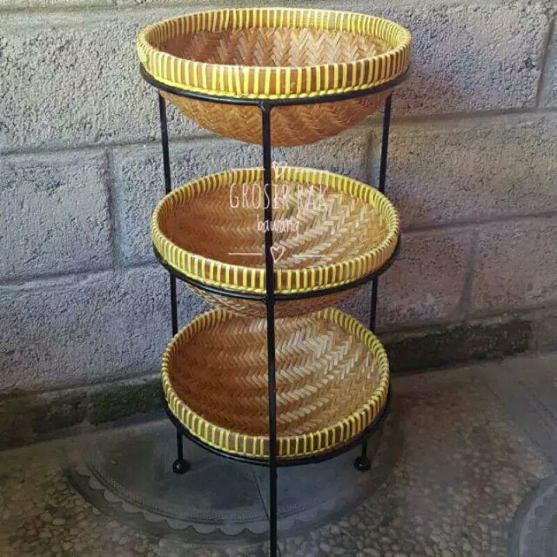 Rak Tempat  bawang / Rak bumbu rotan 3 susun