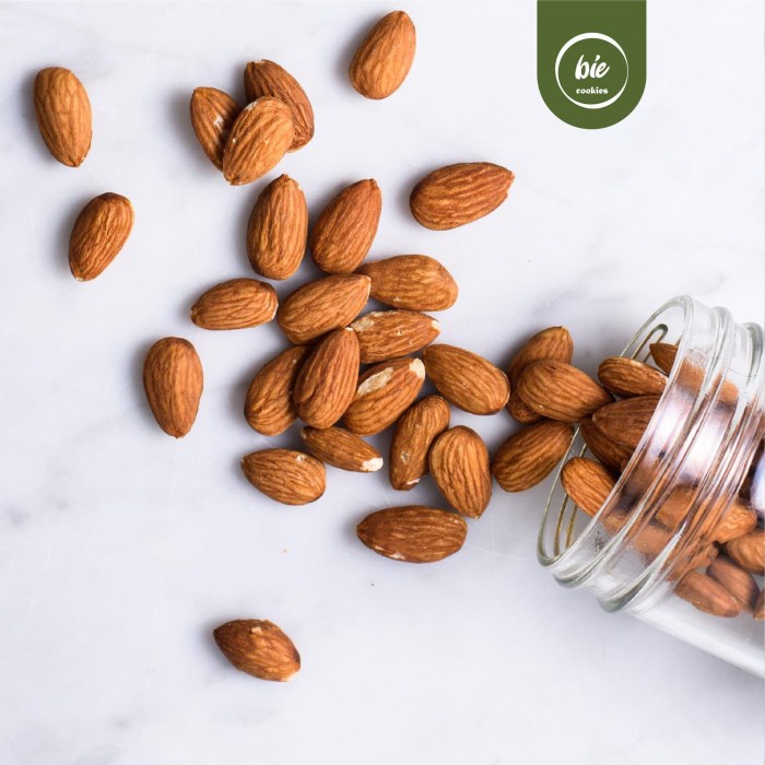 

Kacang Almond Panggang 1KG Premium California Almond Roasted