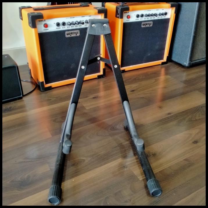 Stand Gitar Akustik Dan Listrik