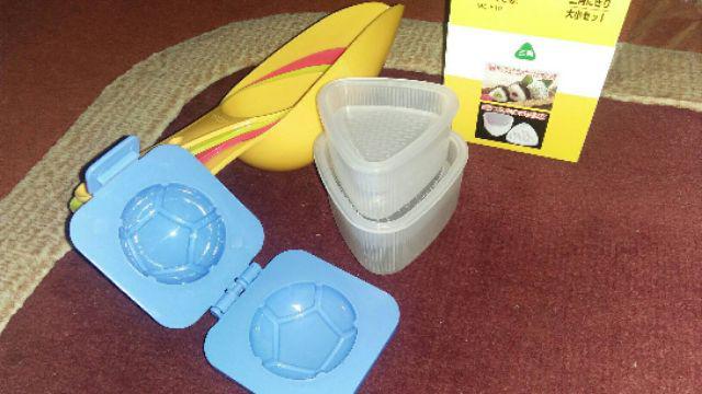 2 Size Cetakan Nasi Kepal Onigiri Segitiga Isi Rumput Laut Bento Triangle Rice Mold Omusubi Kimbab