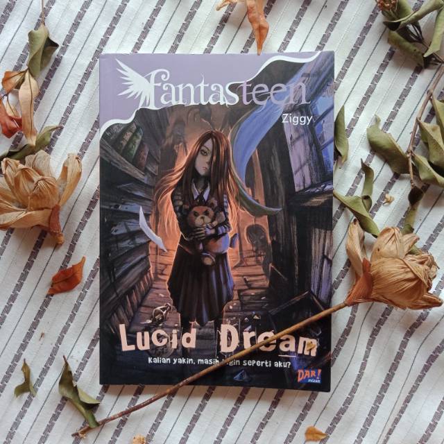 NOVEL FANTASTEEN LUCID DREAM