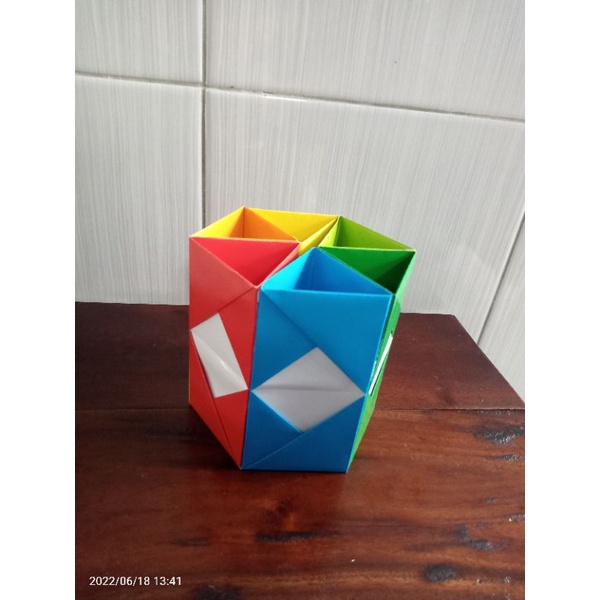 

Tempat Pensil Kertas Kerajinan Tangan