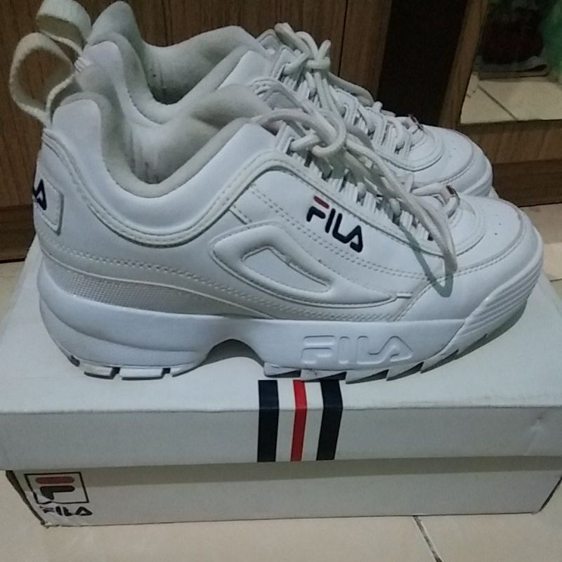preloved  sneaker wanita Fila disruptor