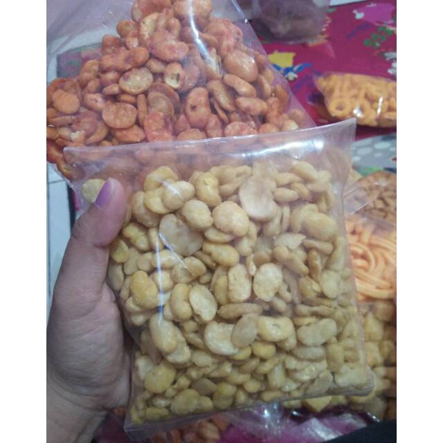 

Cemilan kacang koro