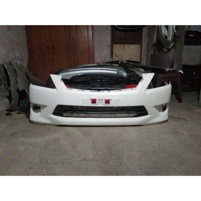 Bumper bemper depan innova 2012