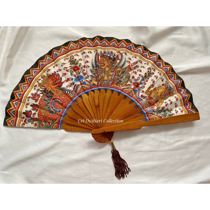 Kipas Bali Lukis Wayang Asli Kain Canvas