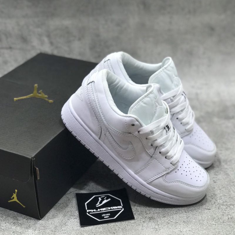 Nike Air Jordan Low Triple White