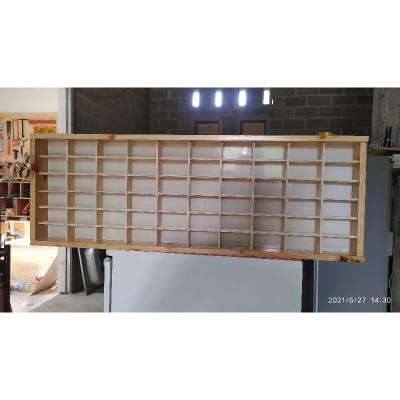 Rak Hotwheels Isi 60 Bahan Jati Dinding