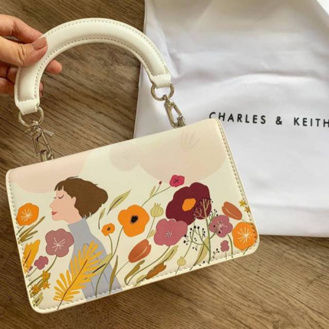 

CK GIFT SET FREE BOX WHITE BAG
