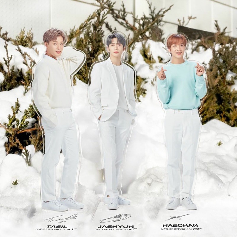 baca deskripsi  nct standee nature republic nr acrylic l