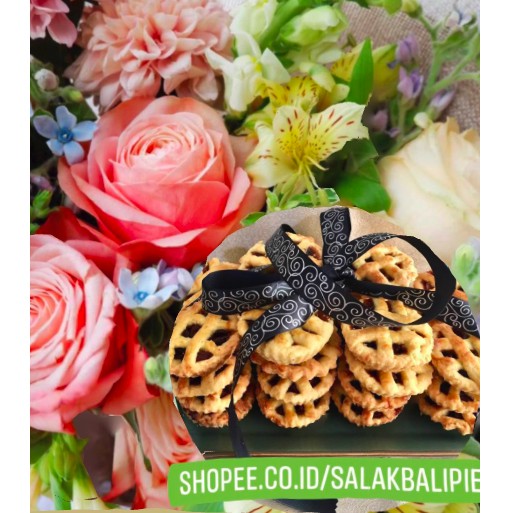 

SALAK BALI PIE / BINGKISAN CANTIK / OLEH OLEH UNIQUE / SYUUUKKAAAA...../ ISI 10 / PROMO RP.65000