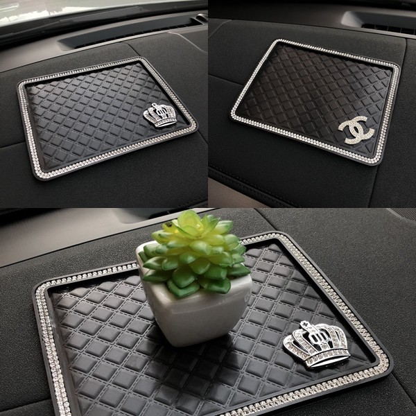 Alas / Tatakan Anti Selip slip Mat Dashboard Mobil CHNEL CROWN Bingkai Bling Bling SEDANG 18 x 14cm