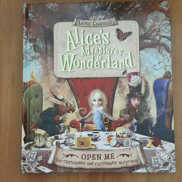 Alice Adventure in wonderland POP UP book
