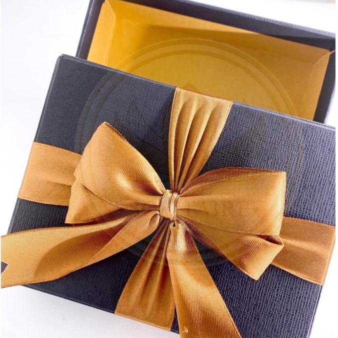 

[COD] Hampers/gift box/hard box/kotak kado LM/hadiah souvenir dengan pita [COD]