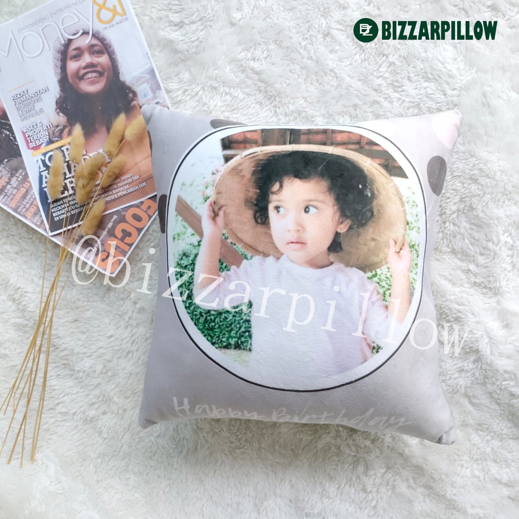 Bizzarpillow Bantal Foto Hadiah Ulang Tahun/Pernikahan/Wisuda 40x40cm BZ197