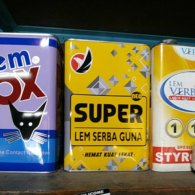 

Lem Super 1 Galon
