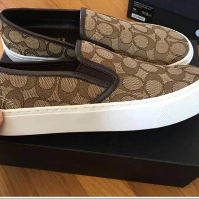Sepatu Coach Slip On