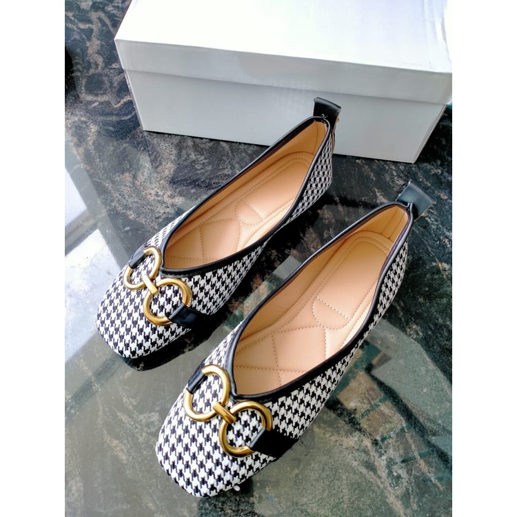 Flat shoes wanita H 18