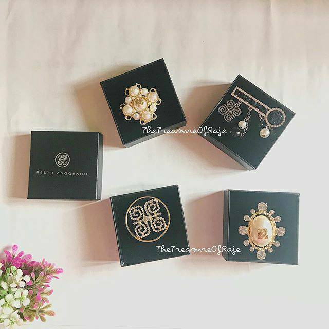 Brooch Restu Anggraini Bross Logogram