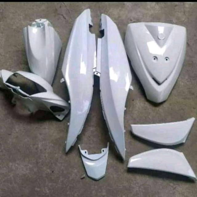 Body Alus Mio J putih