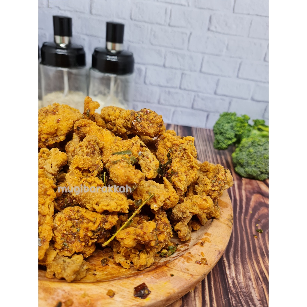 KRIPIK KULIT AYAM PEDAS DAUN JERUK 200gr MUGIBARAKAH