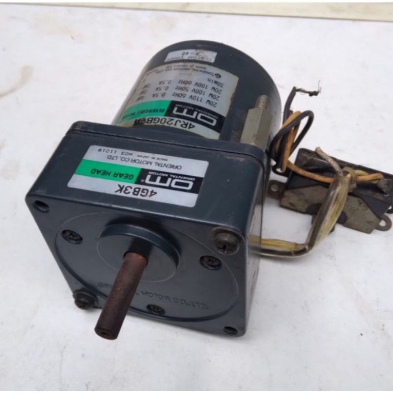 Oriental Motor Gearbox Reversible Motor 110V 20W Ratio 1 : 3