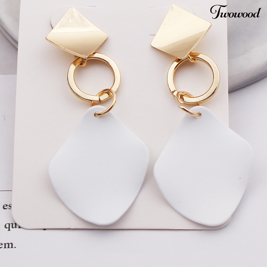 1 Pasang Anting Juntai Bentuk Belah Ketupat Warna Kontras Bahan Alloy Tahan Lama Untuk Wanita