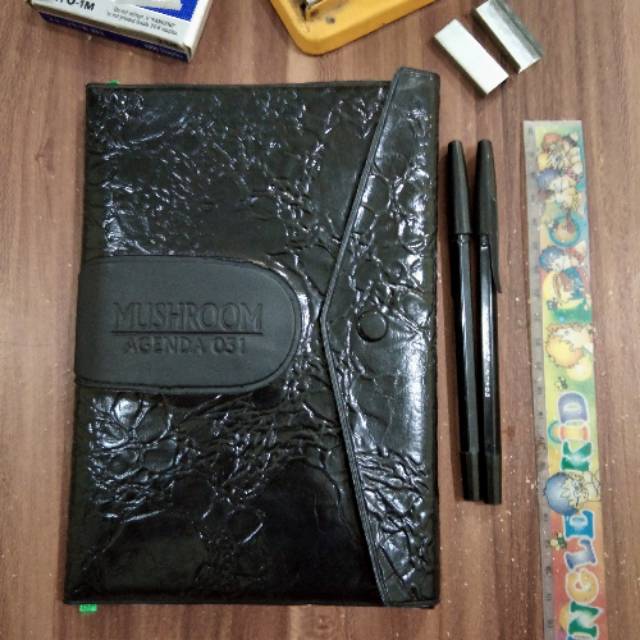 

Note Book Buku Tulis Buku Catatan Buku Murah Agenda MUSHROOM 031 Hitam