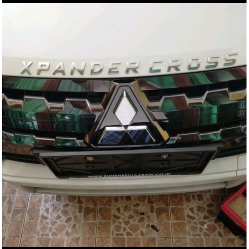 EMBLEM KAP MESIN LOGO TULISAN  XPANDER CROSS