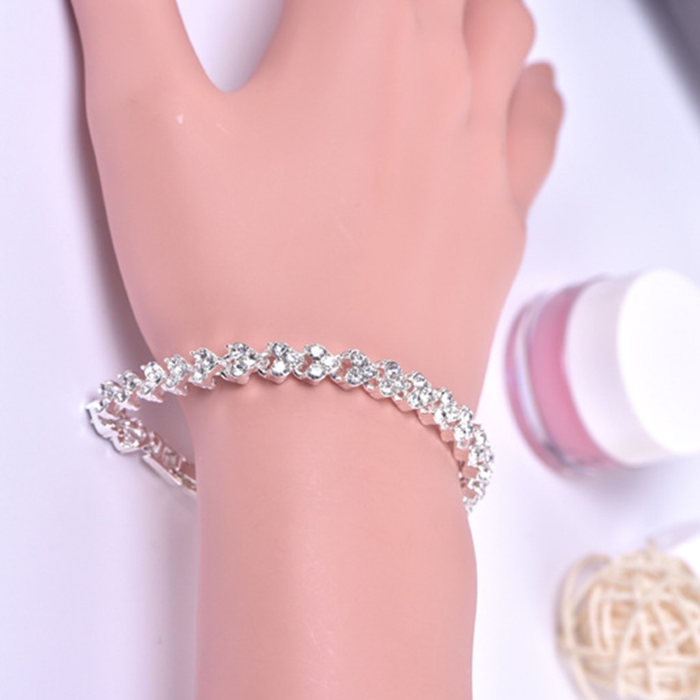 Hu Hu Hu Hu Hu Alat Bantu Pasang Kacamata♡ Gelang Bangle Adjustable Hias Berlian Imitasi Untuk Wanita