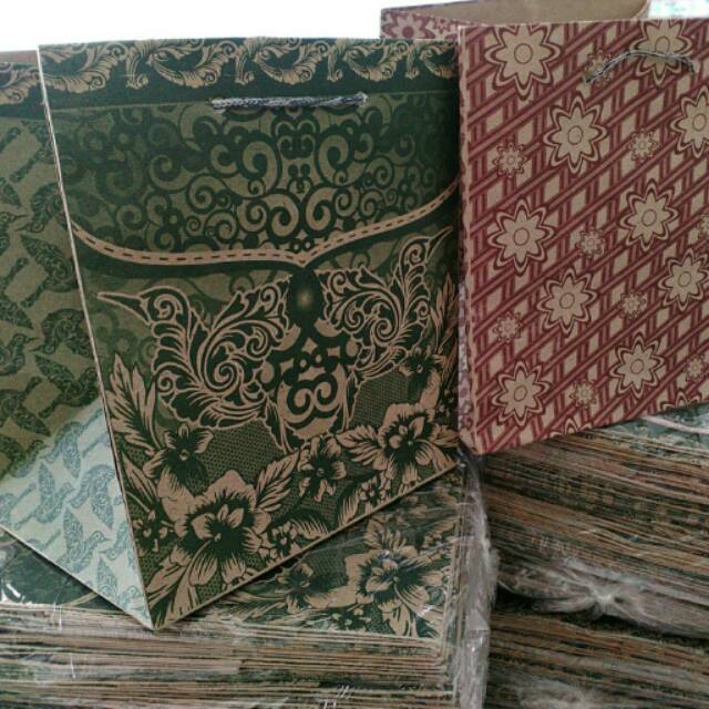 

Toples Tas Karton Batik Grosir Souvenir